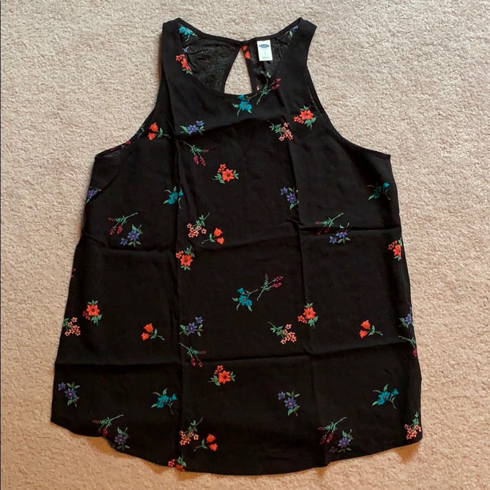 Black tank top with floral designs. Size S